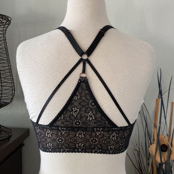 Victoria’s Secret Very Sexy black lace plunge bra size 32DDD - Picture 3 of 11